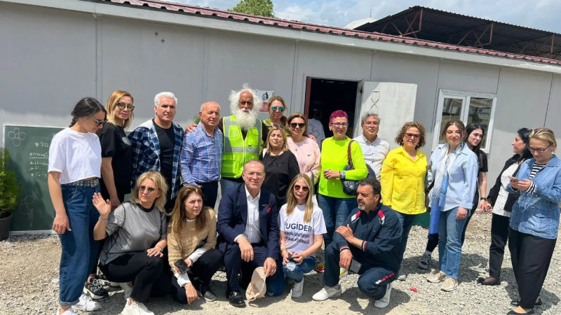 ÇUKUROVA SİFED AİLESİ DEPREMZEDE ÇOCUKLARI UNUTMADI