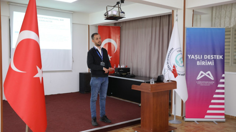 BÜYÜKŞEHİR’DEN ‘YAŞLILARLA İLETİŞİM, YAŞLILIK PSİKOLOJİSİ VE HASTALIKLARI’ EĞİTİMİ