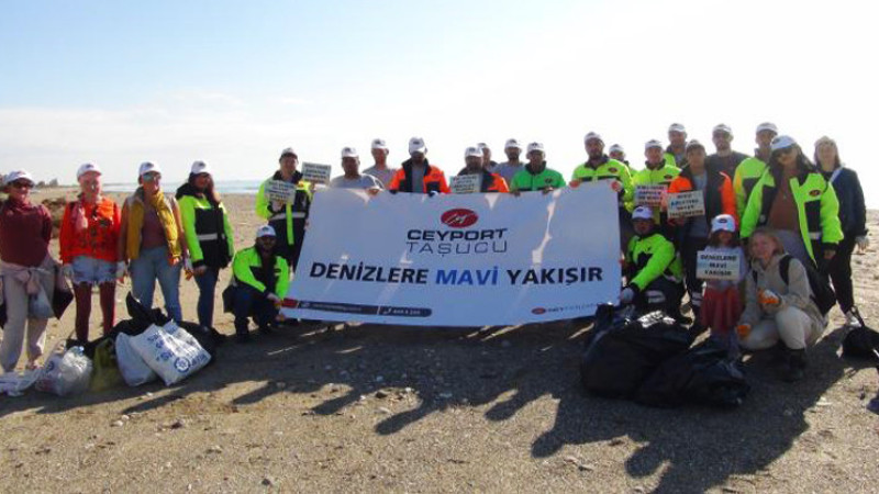 Ceyport Çalışanları Sahilleri Temizledi!