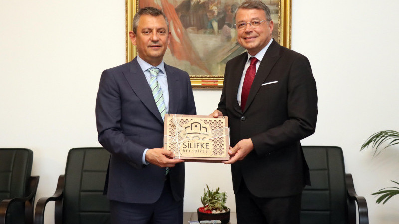 BAŞKAN TURGUT’TAN CHP GENEL BAŞKANI ÖZEL’E ZİYARET