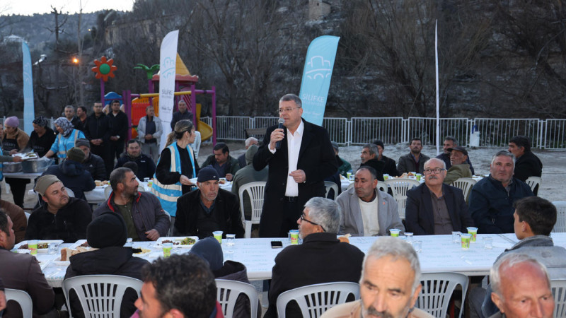 BAŞKAN TURGUT, İFTARDA SARIAYDINLILARLA BİR ARAYA GELDİ 